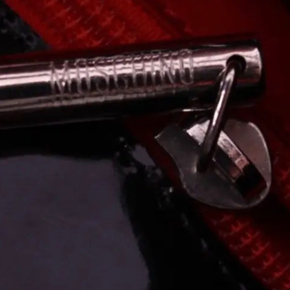 AUTHENTIC  MOSCHINO — VERY VINTAGE!!! - Picture 8 of 10